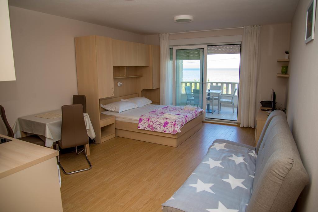 Waterfront Apartments - Tučepi Esterno foto
