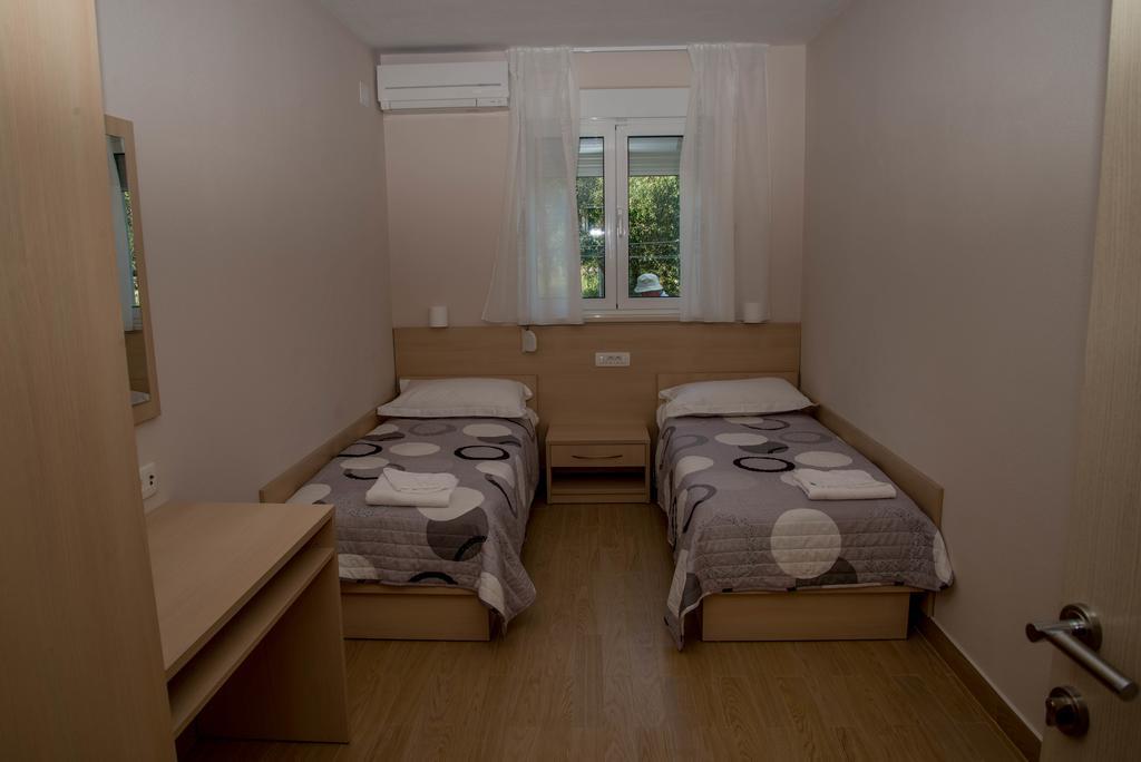 Waterfront Apartments - Tučepi Esterno foto