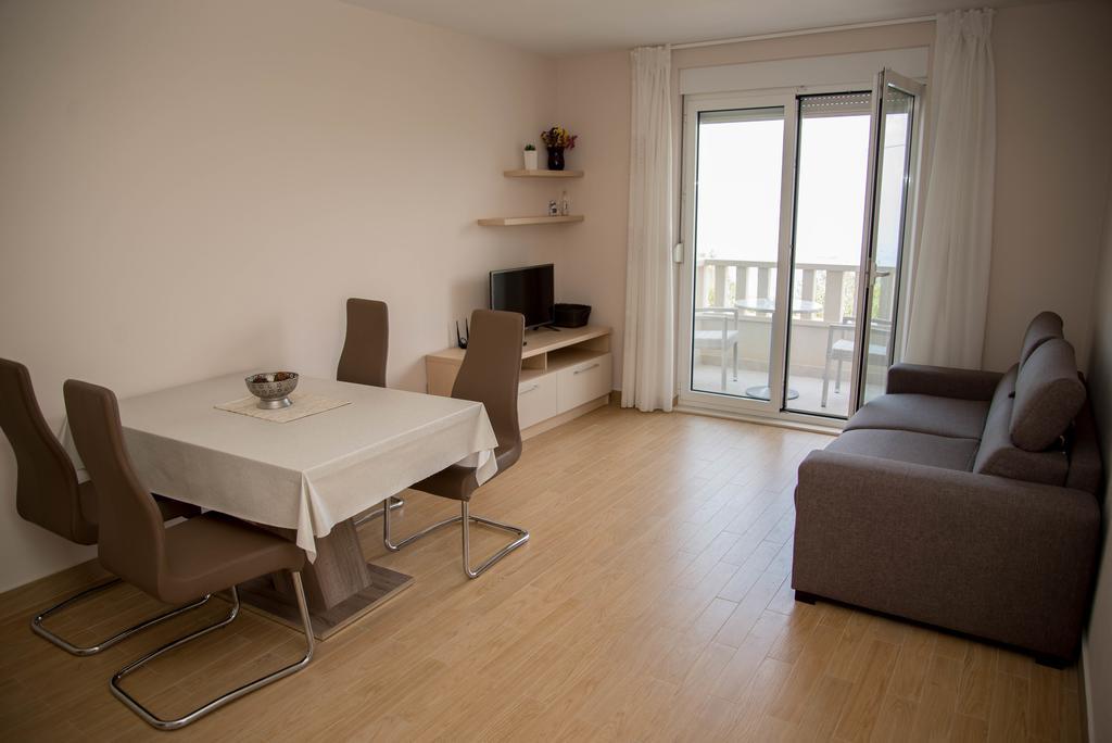 Waterfront Apartments - Tučepi Esterno foto